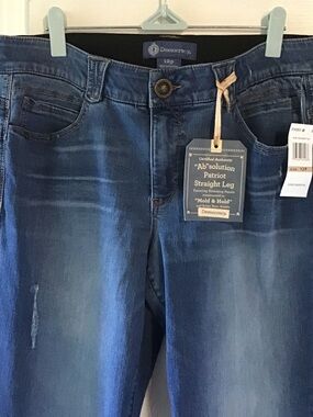 NWT Democracy “Ab” Solution Patriotic Straight Leg Jeans.  Size 12 P